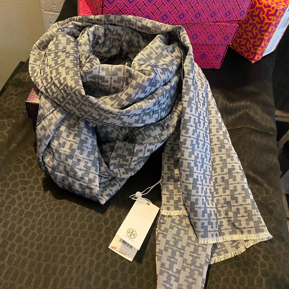 COPY - Tory Burch Scarf